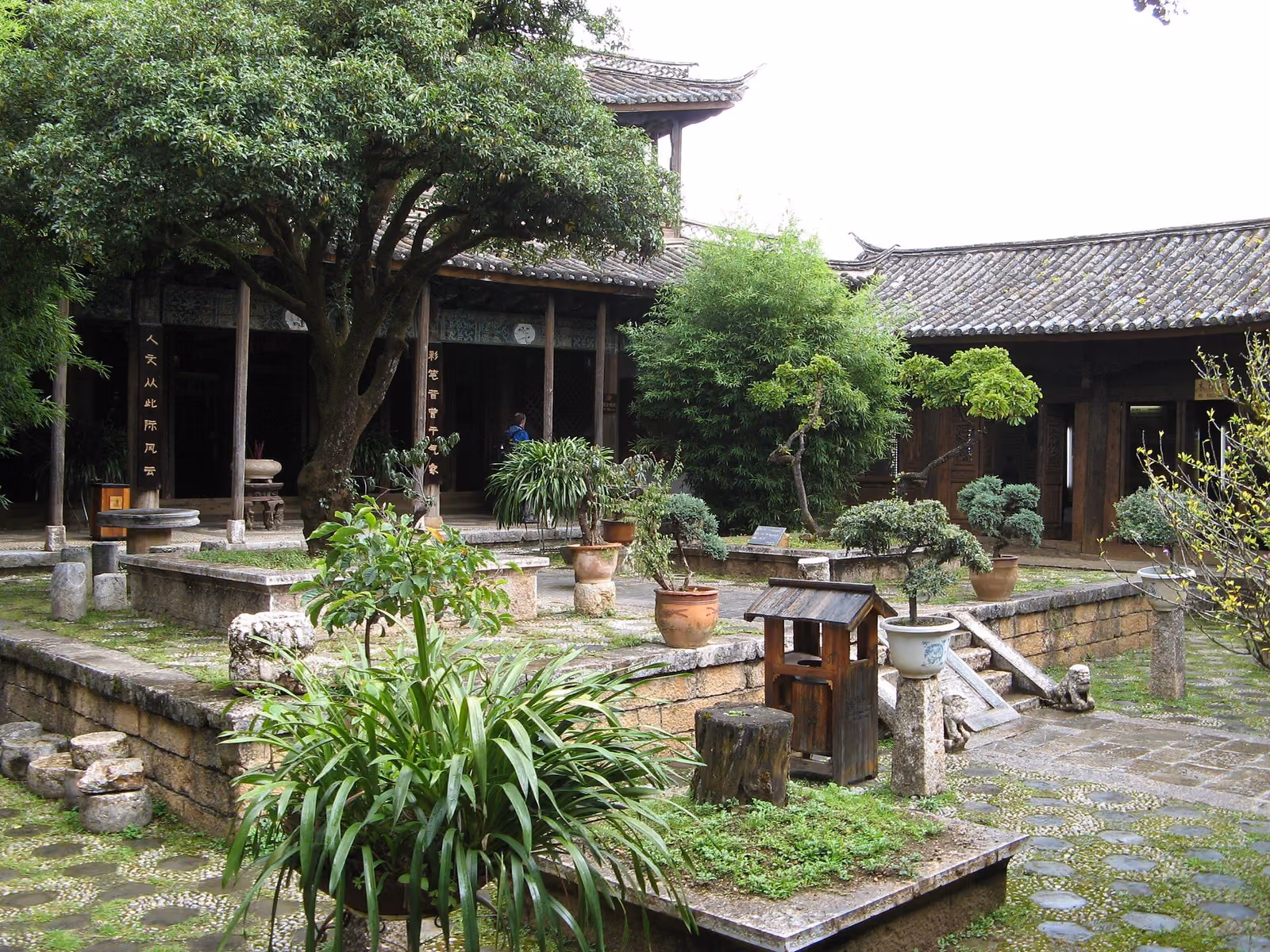 Courtyard of Wen Chang Gong in Baisha Village, photographed in 2007