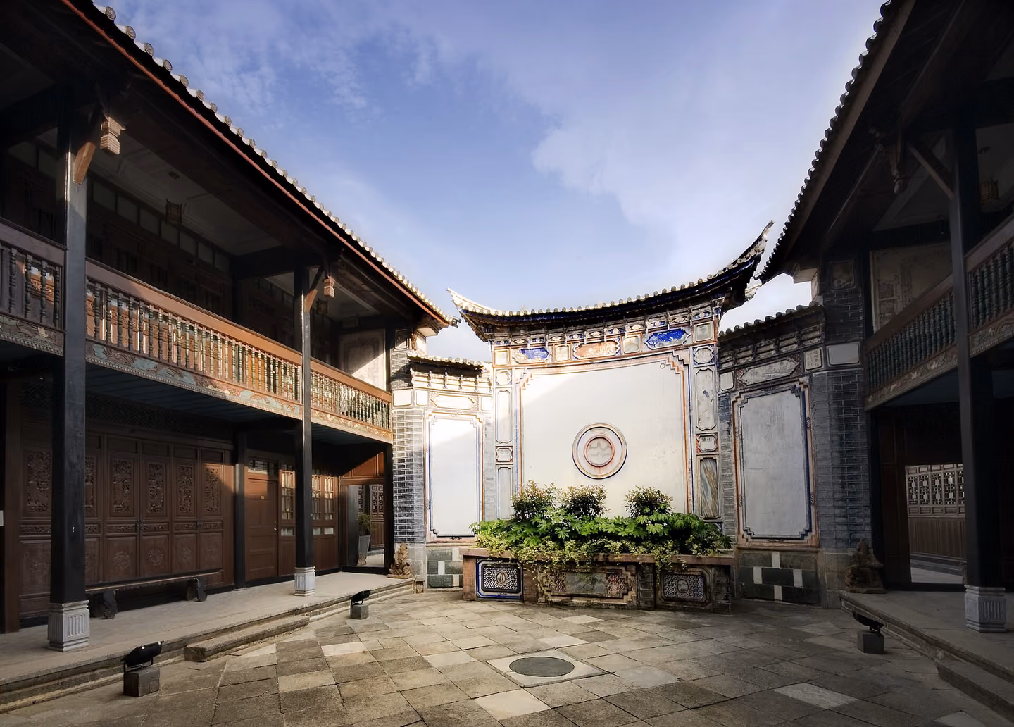 Bai courtyard and reflecting wall at the Linden Centre in Xizhou