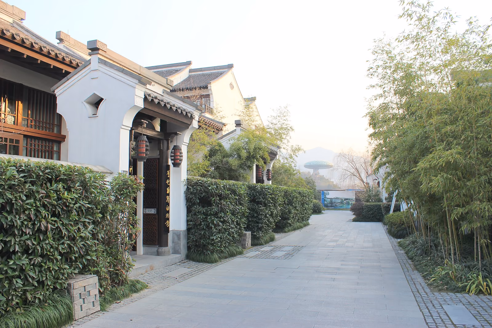 Garden path and villa exteriors at Banyan Tree Hangzhou