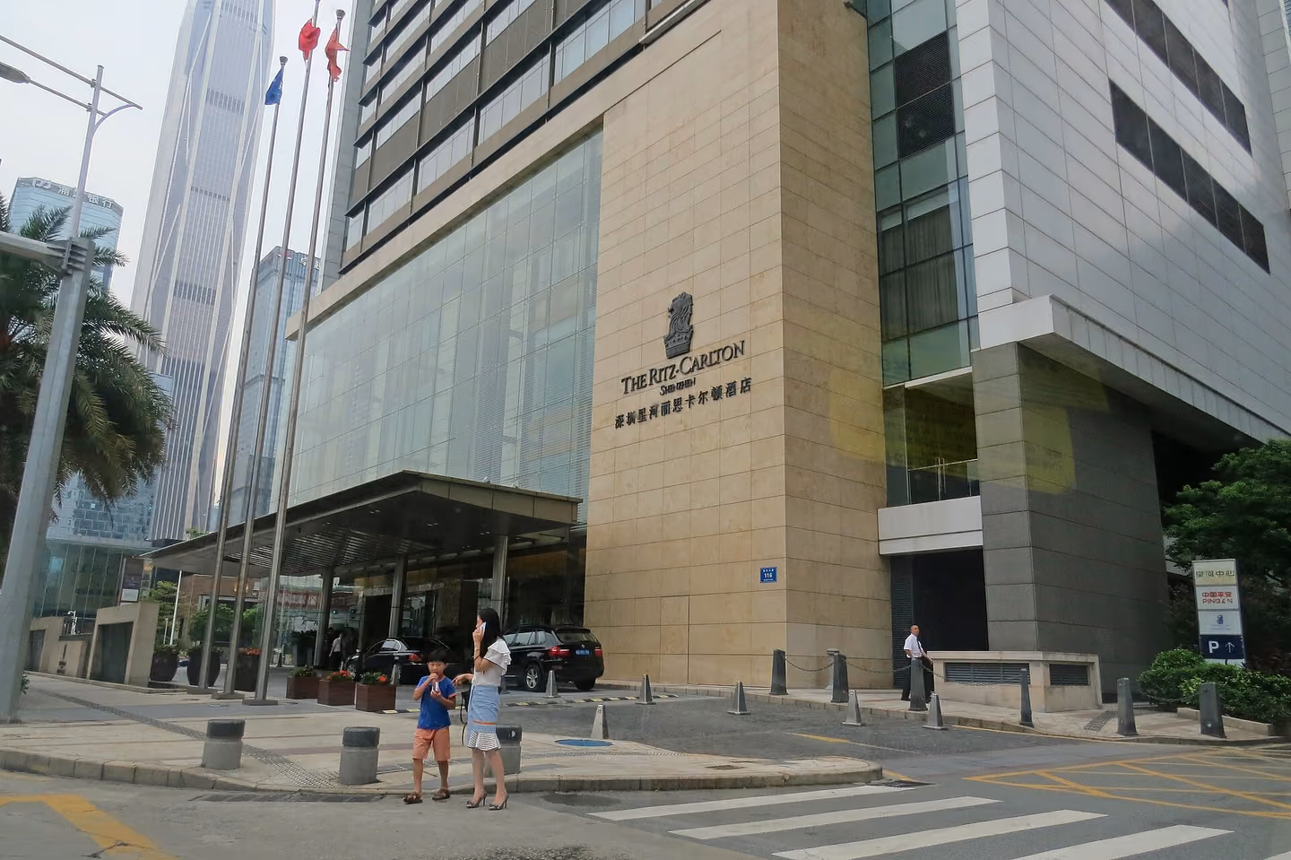 The Ritz-Carlton Shenzhen entrance, photographed in 2016
