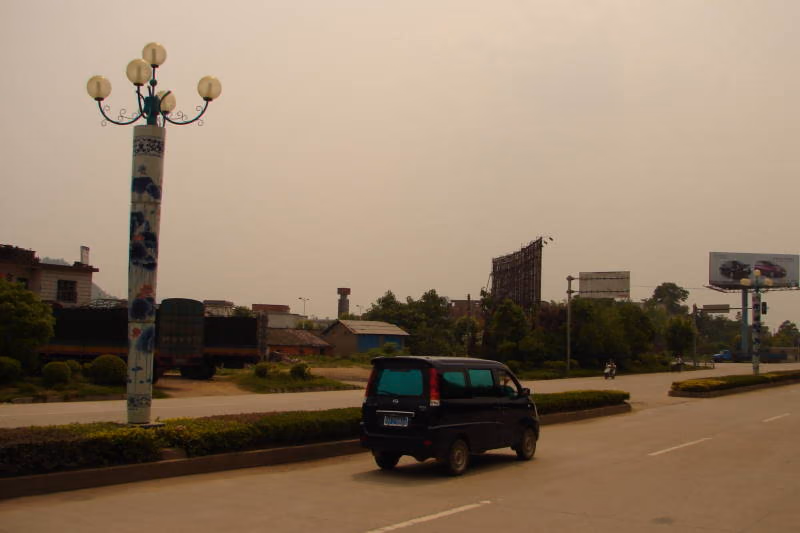 A working ceramic scene in Jingdezhen