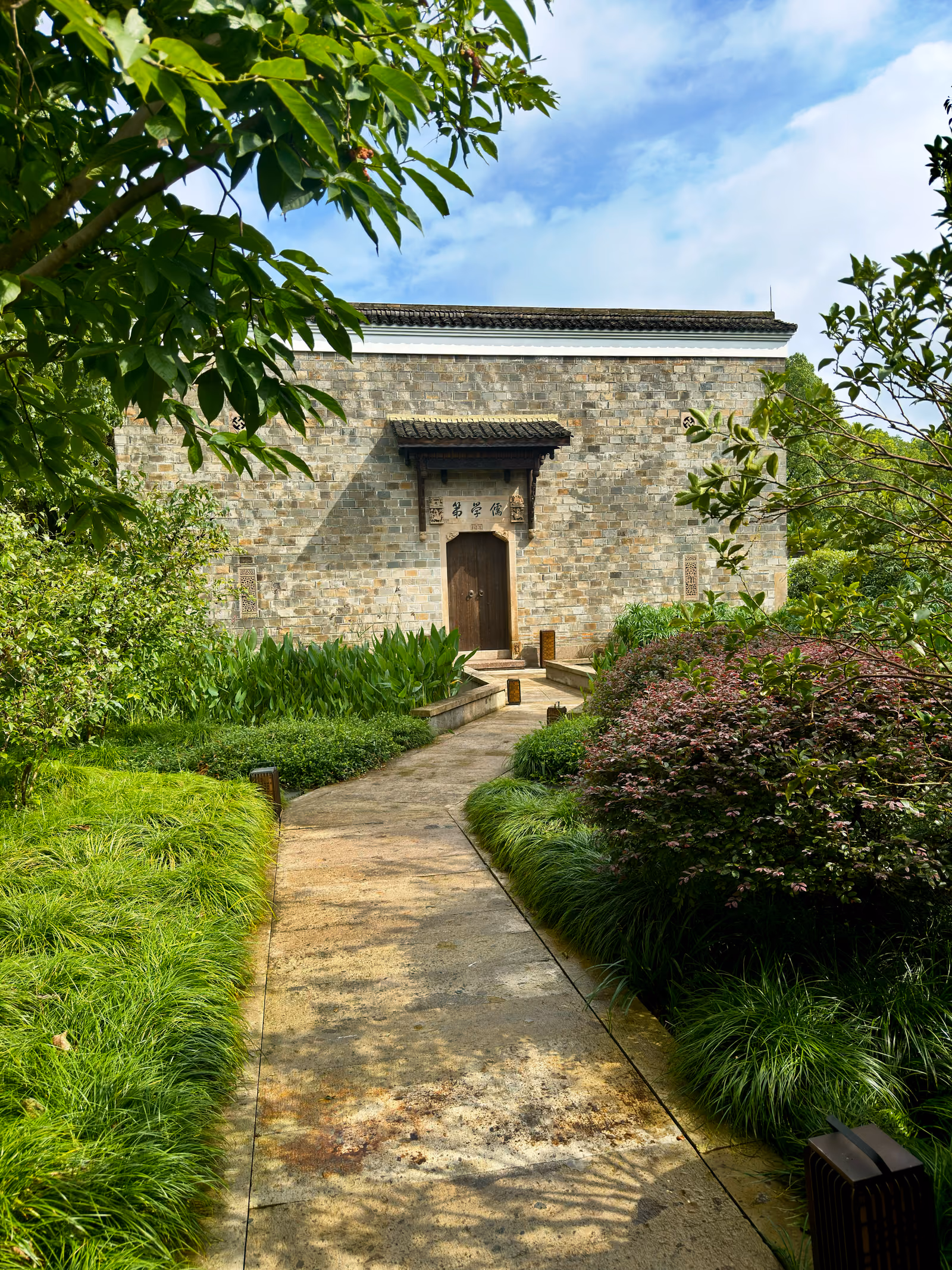 Antique villa entrance at Amanyangyun