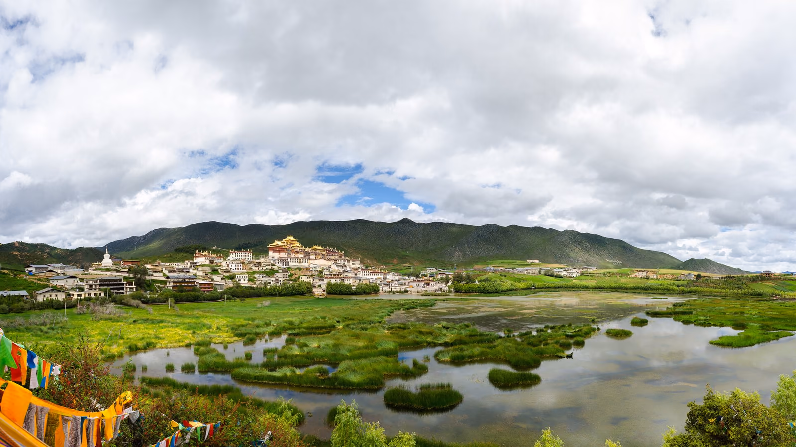 Monastery buildings and courtyards at Ganden Sumtseling